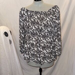 Bobeau Black and White Floral Blouse